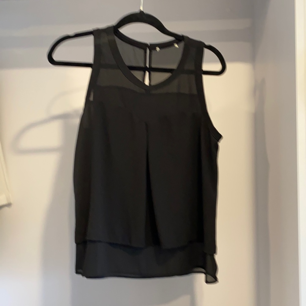 22-035 Women’s black small pleaded tank top